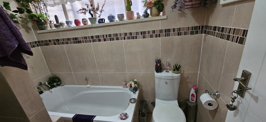 2 Bedroom Property for Sale in New Redruth Gauteng