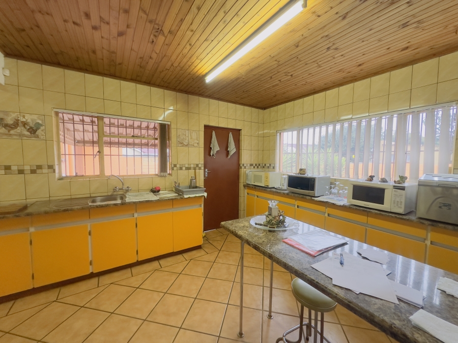 4 Bedroom Property for Sale in Verwoerdpark Gauteng