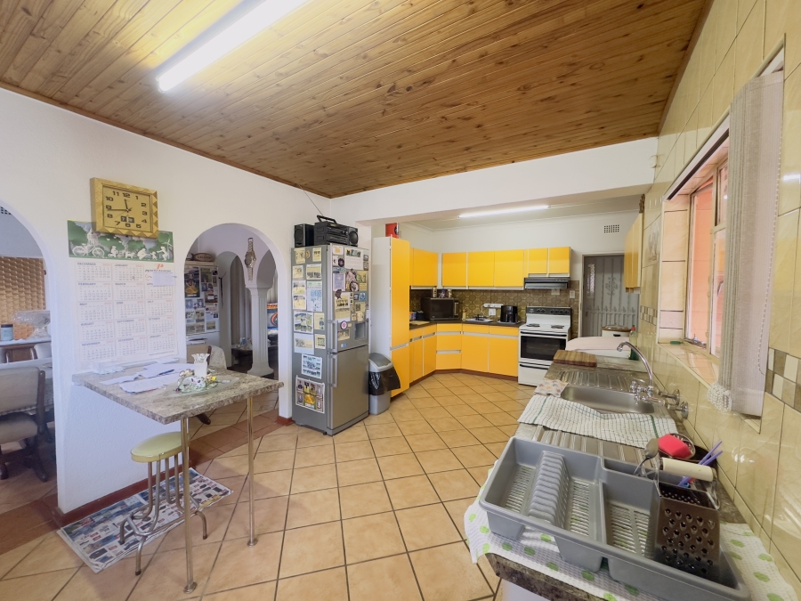 4 Bedroom Property for Sale in Verwoerdpark Gauteng