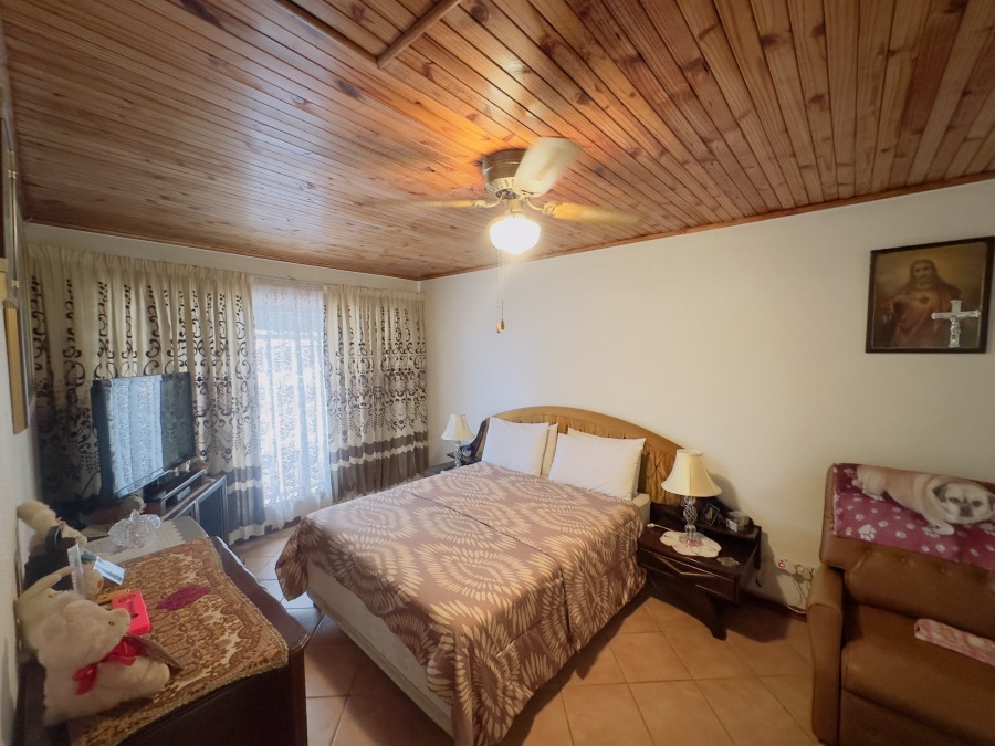 4 Bedroom Property for Sale in Verwoerdpark Gauteng