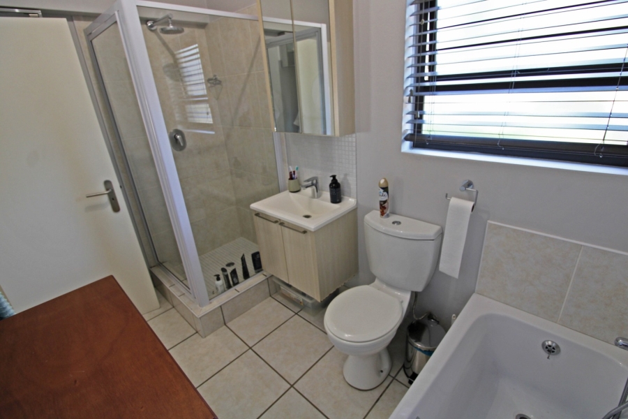 1 Bedroom Property for Sale in Bryanston Gauteng