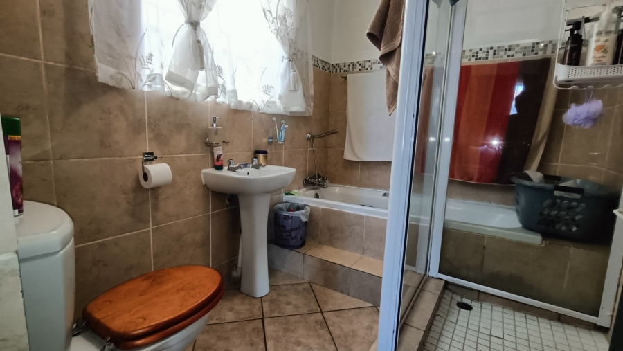 3 Bedroom Property for Sale in Liefde en Vrede Gauteng
