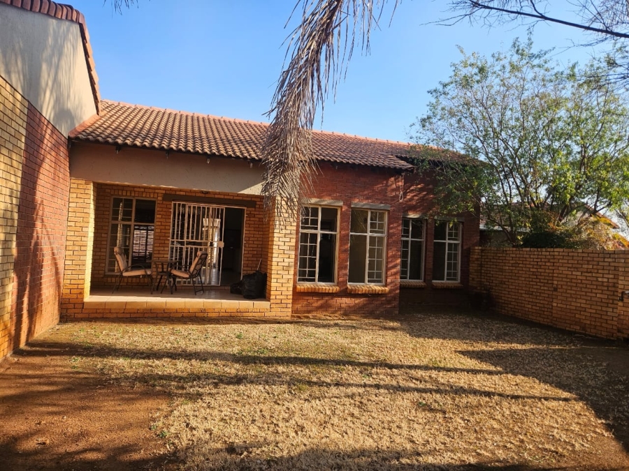 To Let 2 Bedroom Property for Rent in Equestria Gauteng