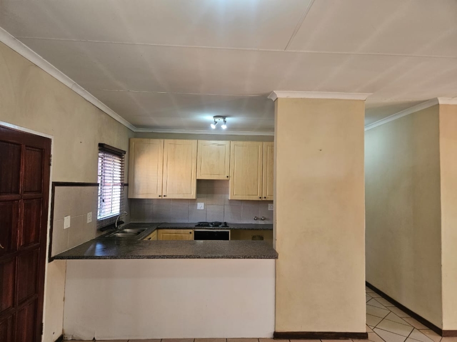 To Let 2 Bedroom Property for Rent in Equestria Gauteng
