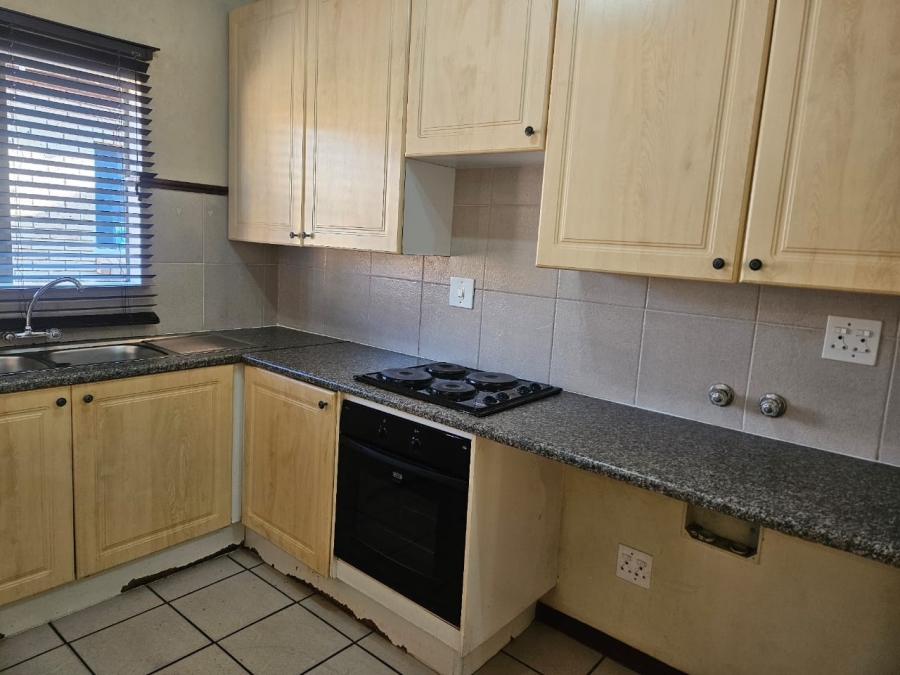 To Let 2 Bedroom Property for Rent in Equestria Gauteng