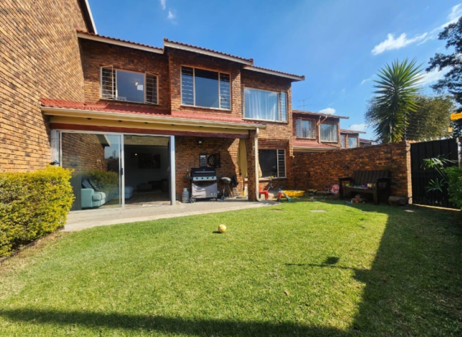 3 Bedroom Property for Sale in Brackenhurst Gauteng