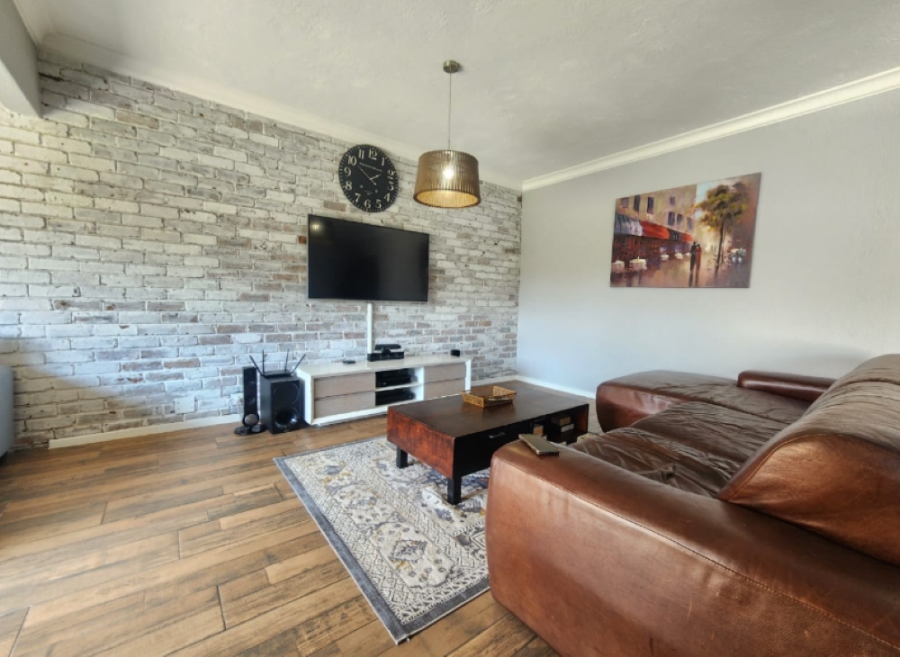 3 Bedroom Property for Sale in Brackenhurst Gauteng