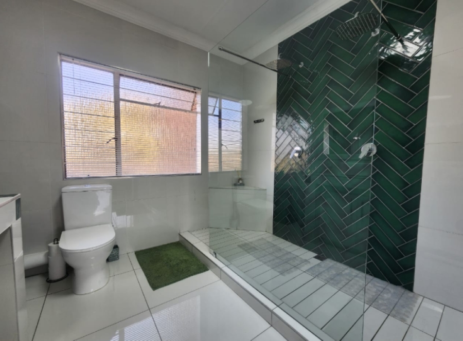 3 Bedroom Property for Sale in Brackenhurst Gauteng