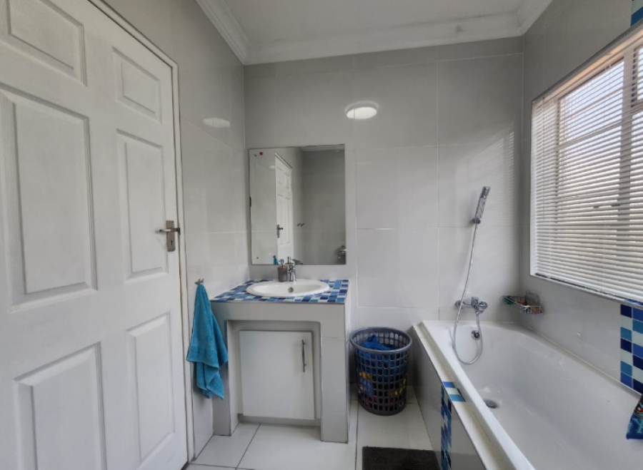 3 Bedroom Property for Sale in Brackenhurst Gauteng