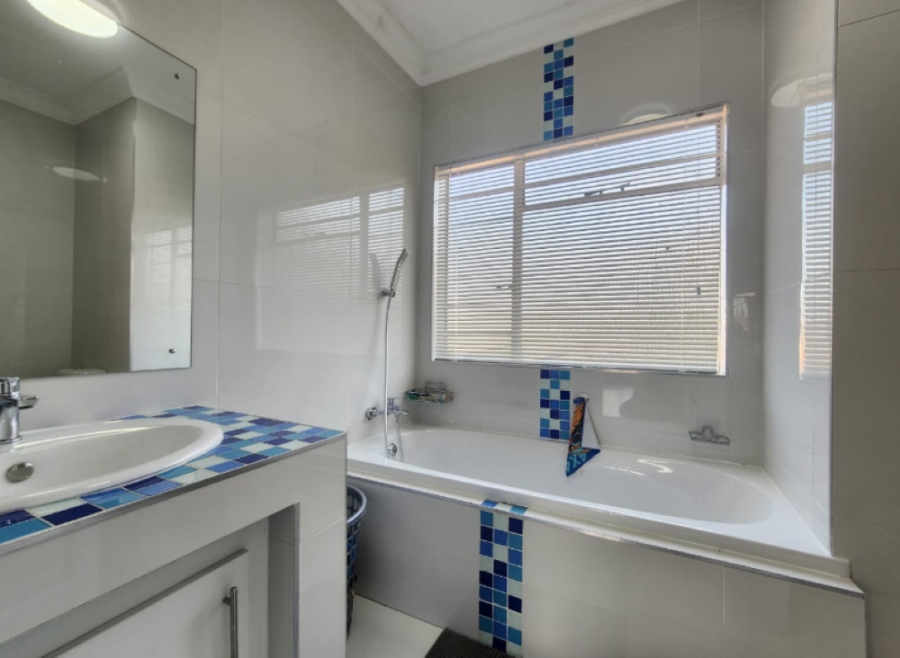 3 Bedroom Property for Sale in Brackenhurst Gauteng