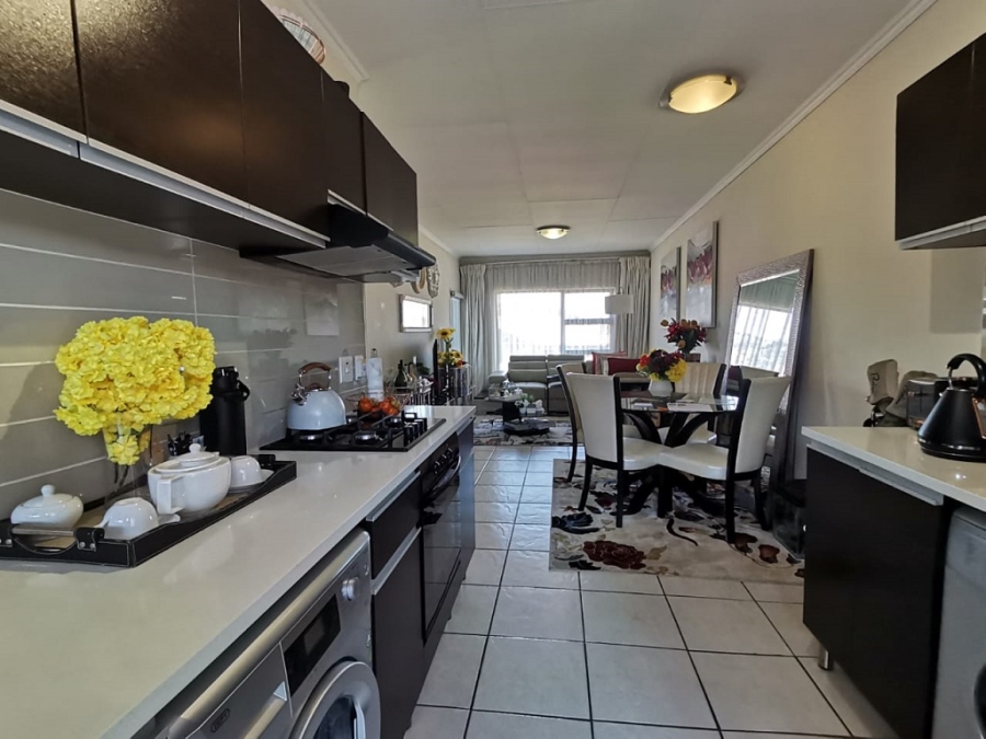 2 Bedroom Property for Sale in Oakdene Gauteng