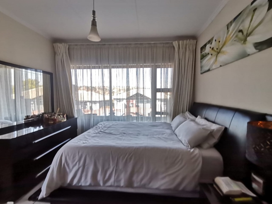 2 Bedroom Property for Sale in Oakdene Gauteng