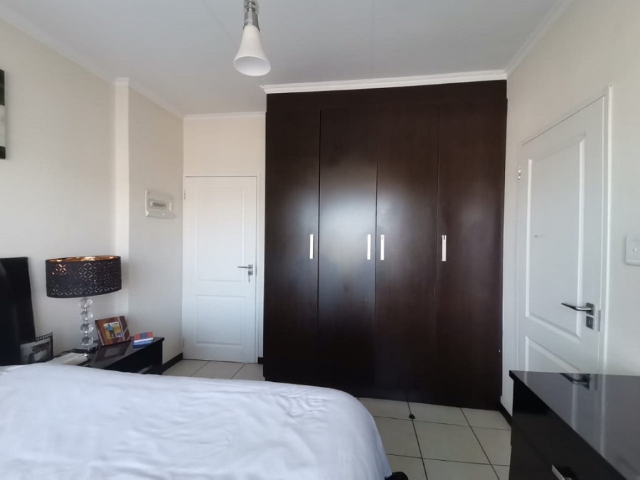 2 Bedroom Property for Sale in Oakdene Gauteng