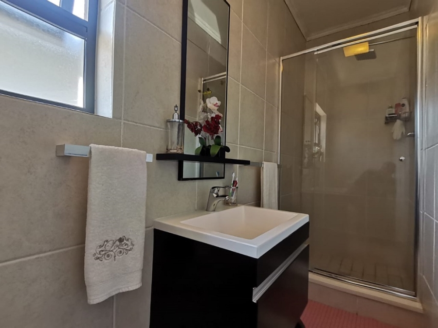 2 Bedroom Property for Sale in Oakdene Gauteng