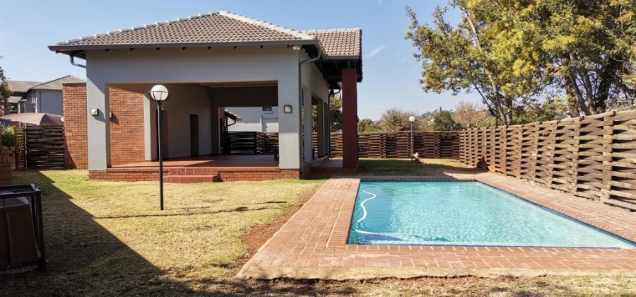 2 Bedroom Property for Sale in Oakdene Gauteng