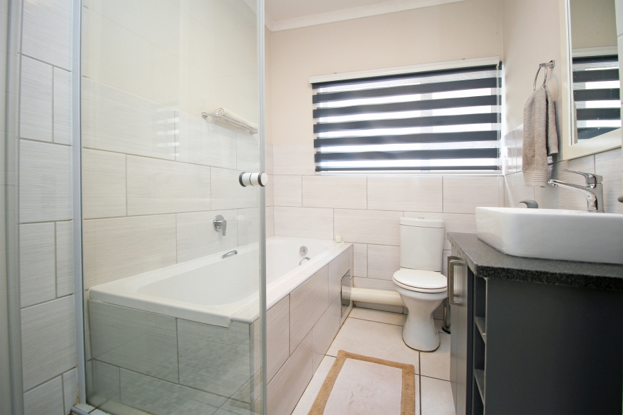 3 Bedroom Property for Sale in North Riding Gauteng