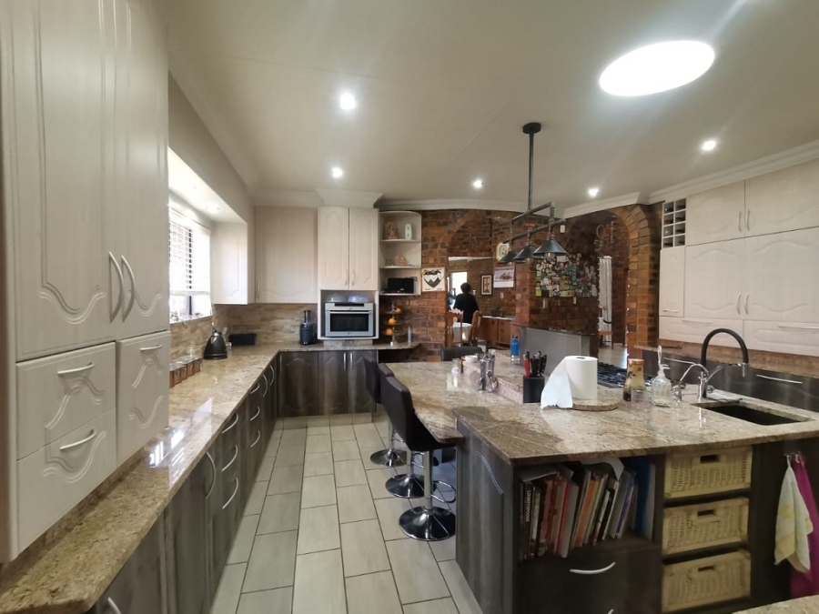 3 Bedroom Property for Sale in Bassonia Gauteng