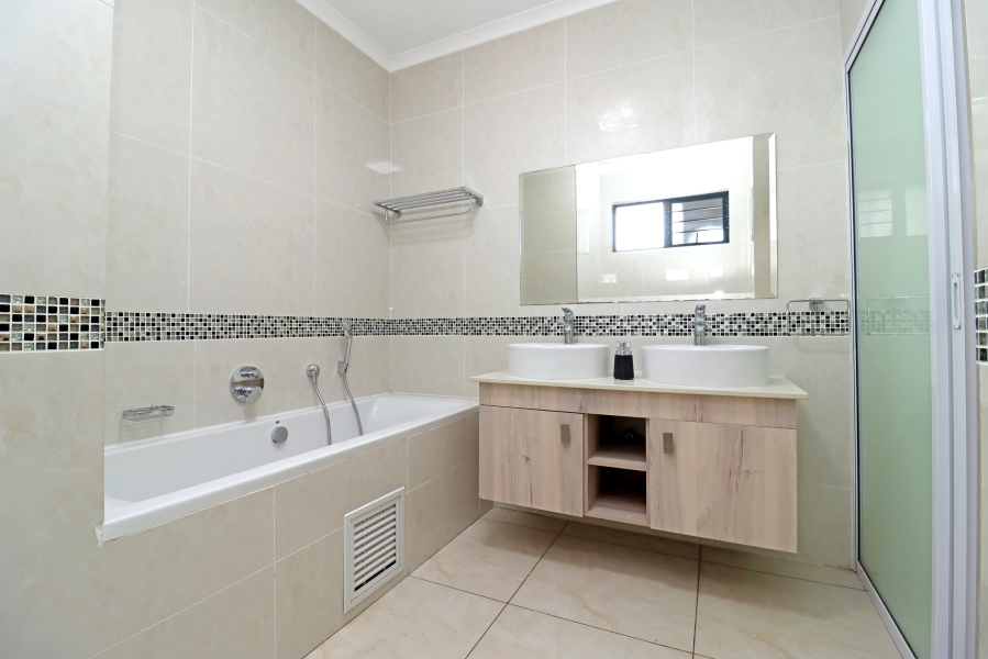 3 Bedroom Property for Sale in North Riding Gauteng