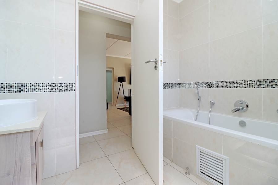 3 Bedroom Property for Sale in North Riding Gauteng