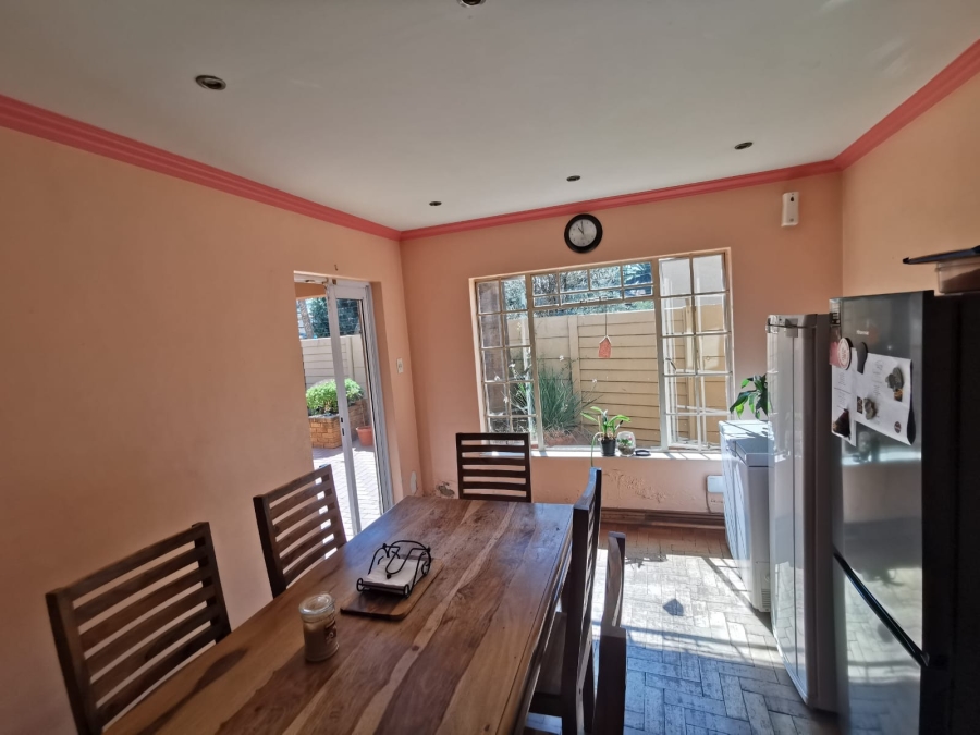 6 Bedroom Property for Sale in Brackendowns Gauteng