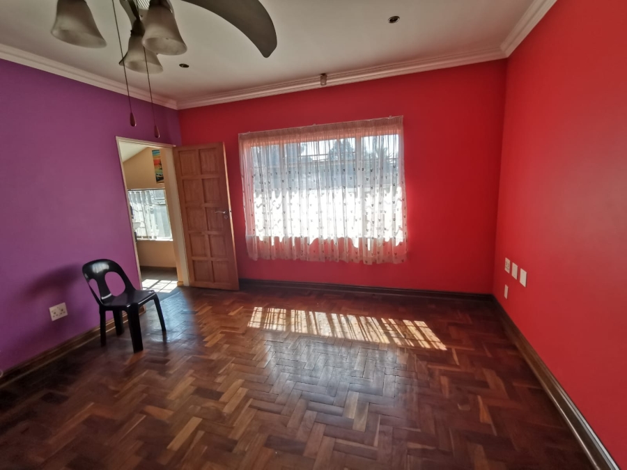 6 Bedroom Property for Sale in Brackendowns Gauteng
