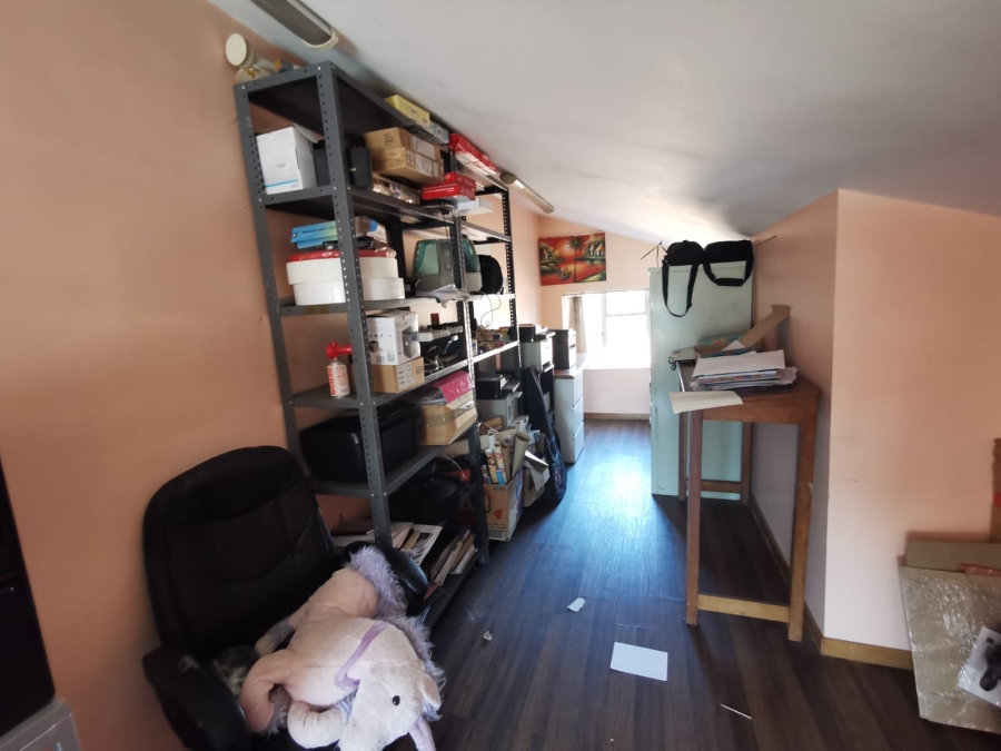 6 Bedroom Property for Sale in Brackendowns Gauteng