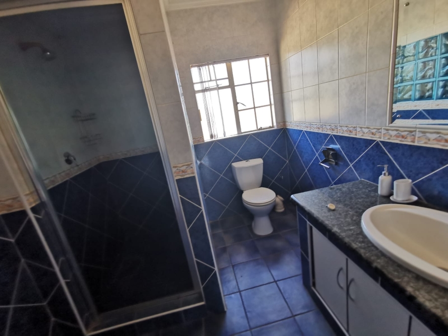6 Bedroom Property for Sale in Brackendowns Gauteng