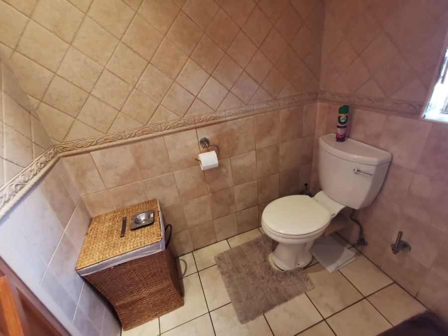 6 Bedroom Property for Sale in Brackendowns Gauteng