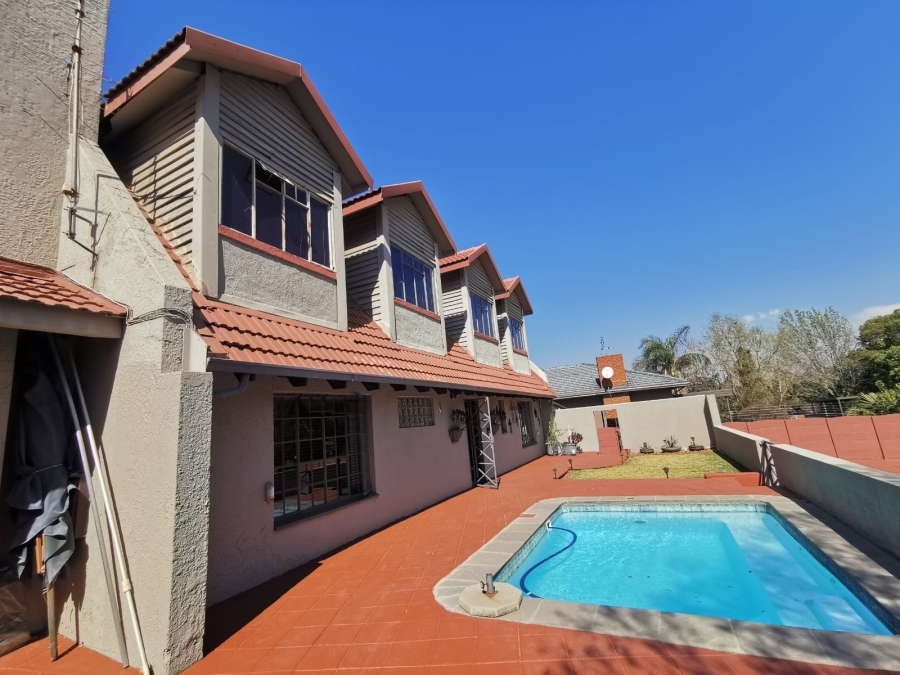 4 Bedroom Property for Sale in Brackendowns Gauteng