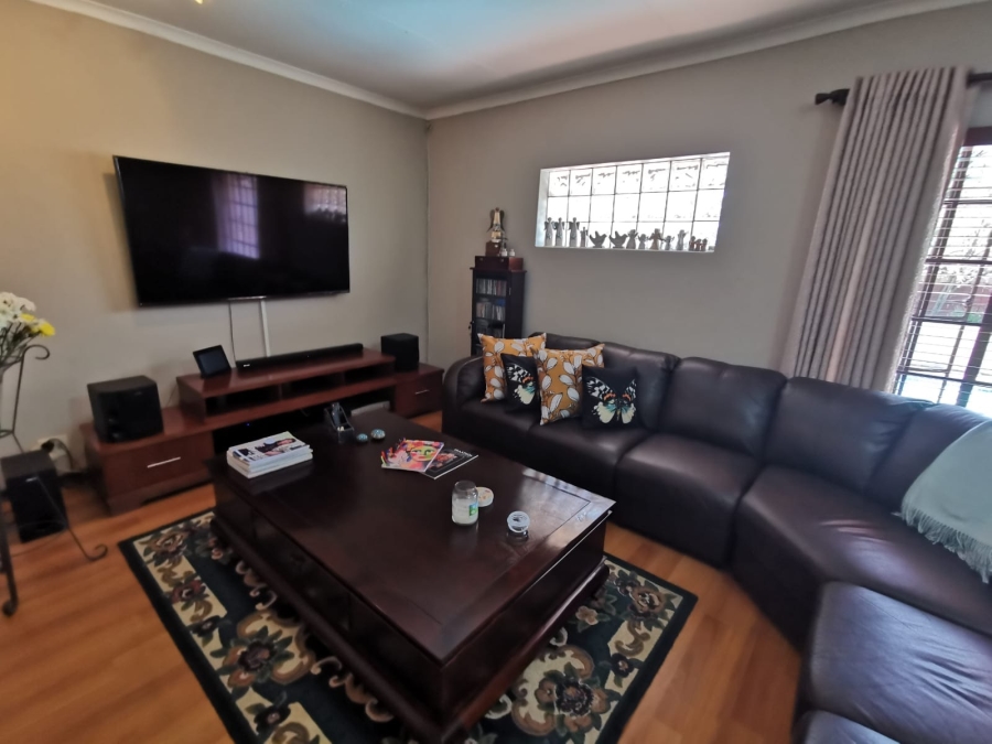 4 Bedroom Property for Sale in Brackendowns Gauteng
