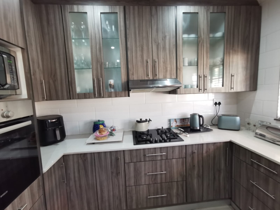 4 Bedroom Property for Sale in Brackendowns Gauteng