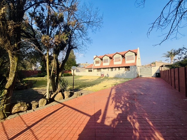4 Bedroom Property for Sale in Brackendowns Gauteng