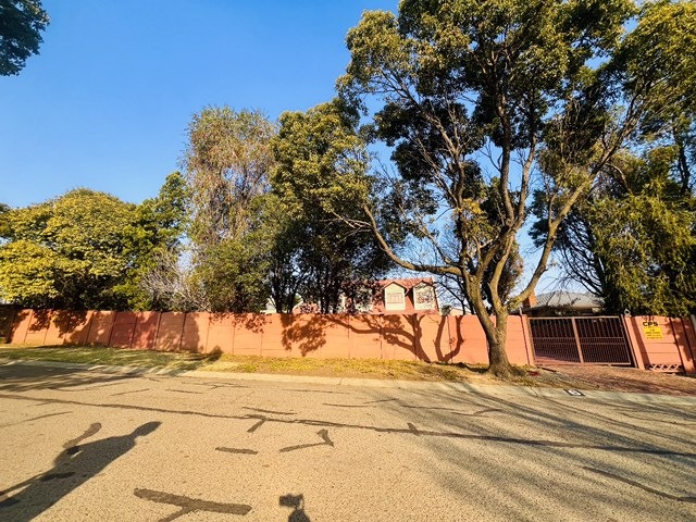 4 Bedroom Property for Sale in Brackendowns Gauteng