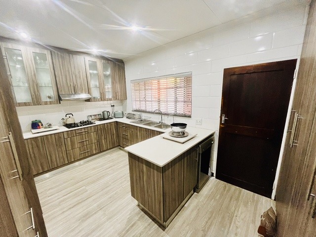 4 Bedroom Property for Sale in Brackendowns Gauteng