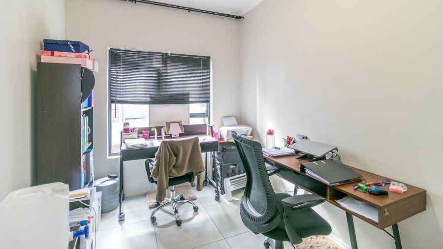 2 Bedroom Property for Sale in Carlswald Gauteng