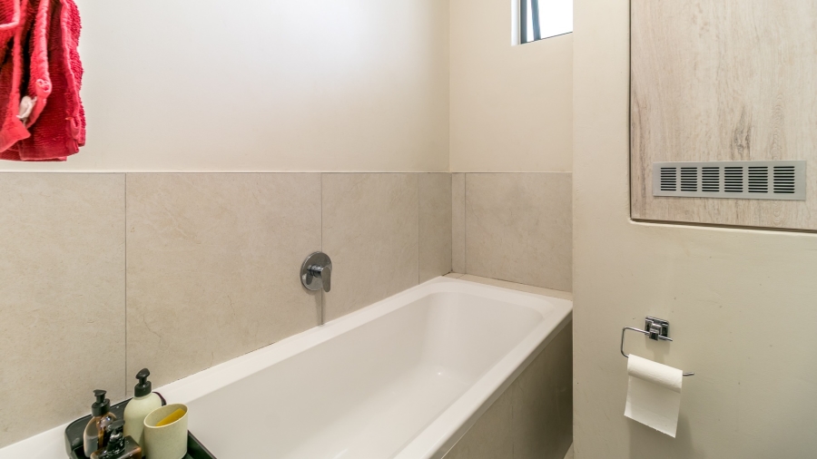 2 Bedroom Property for Sale in Carlswald Gauteng