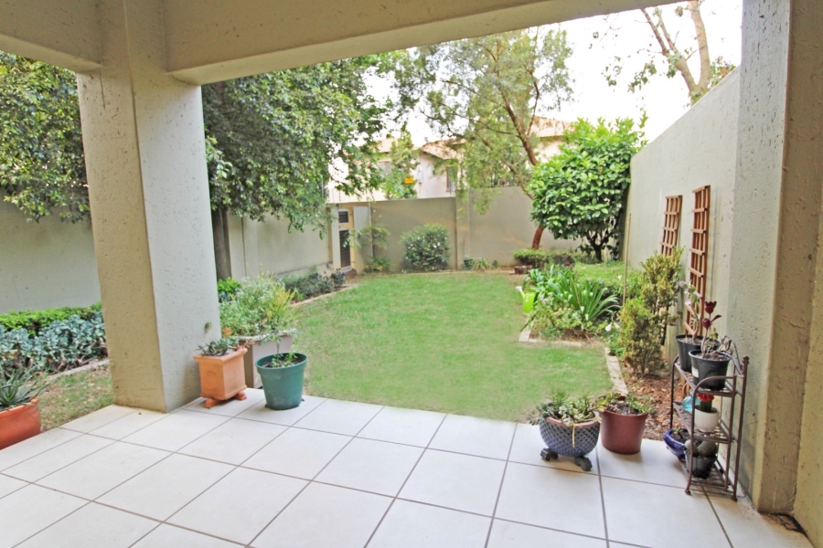 1 Bedroom Property for Sale in Bryanston Gauteng