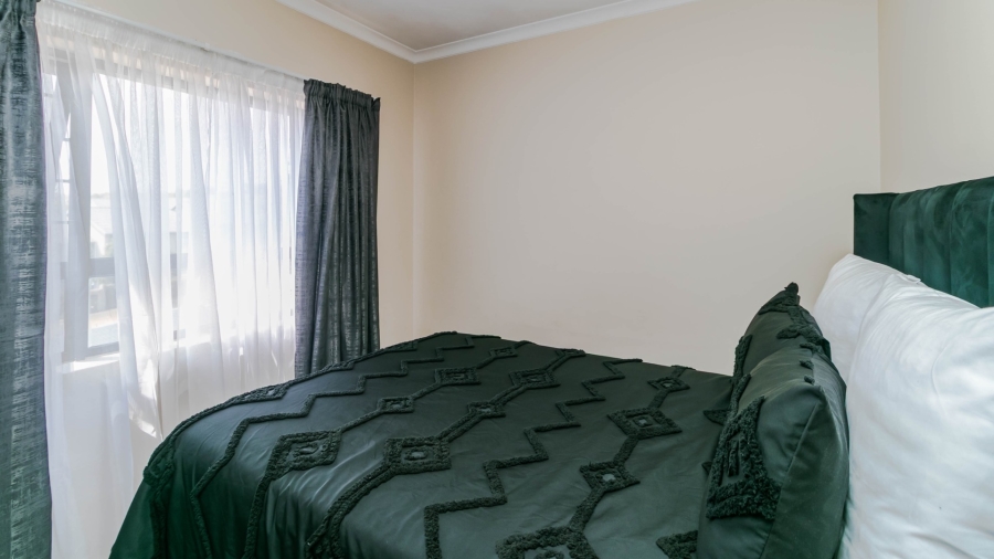 2 Bedroom Property for Sale in Vorna Valley Gauteng