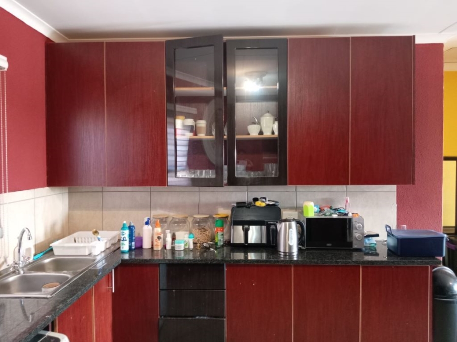 2 Bedroom Property for Sale in Albertsdal Gauteng