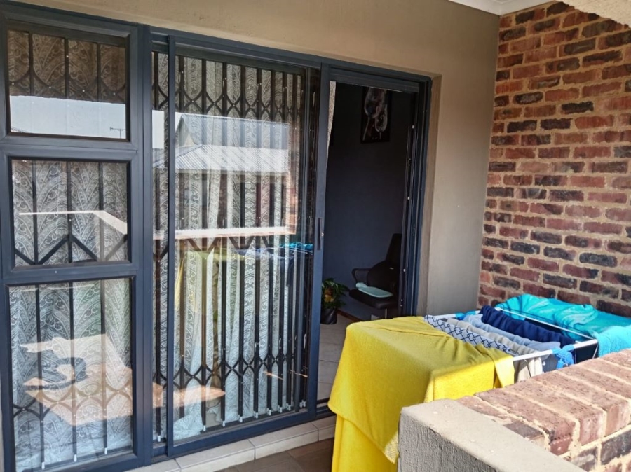 2 Bedroom Property for Sale in Albertsdal Gauteng
