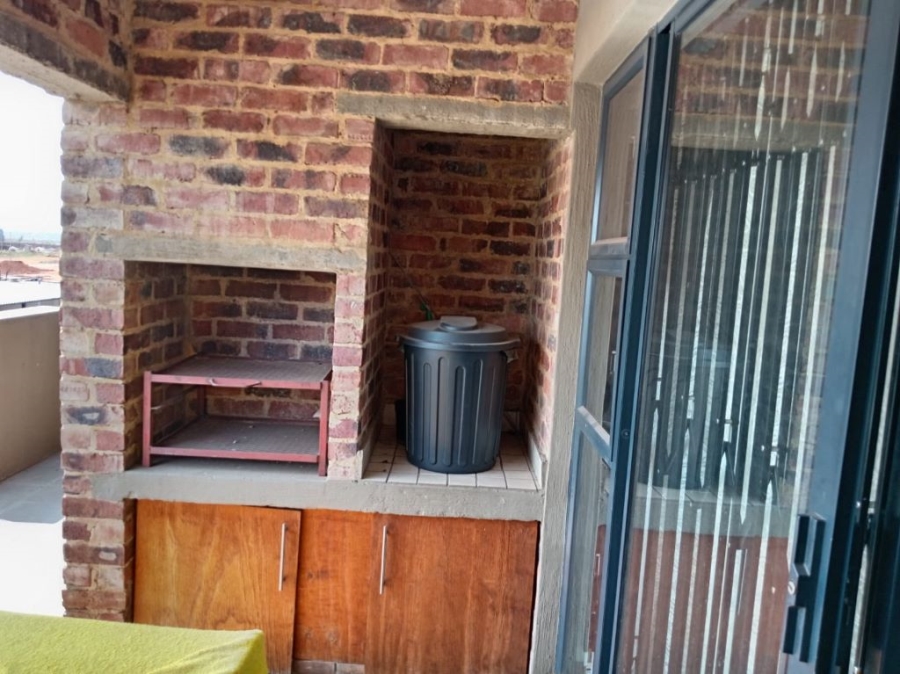 2 Bedroom Property for Sale in Albertsdal Gauteng