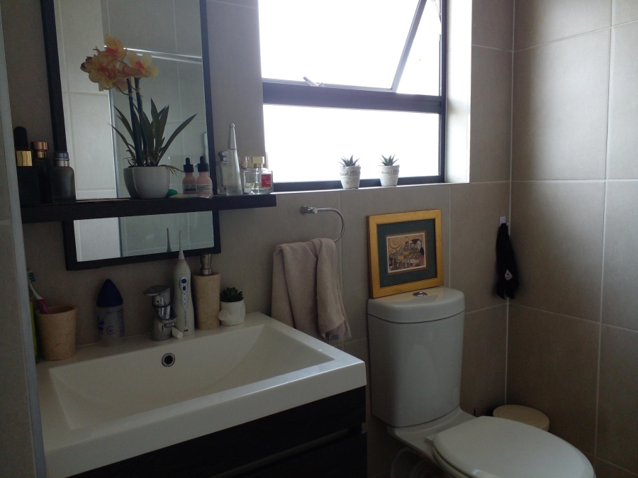 To Let 1 Bedroom Property for Rent in Modderfontein Gauteng