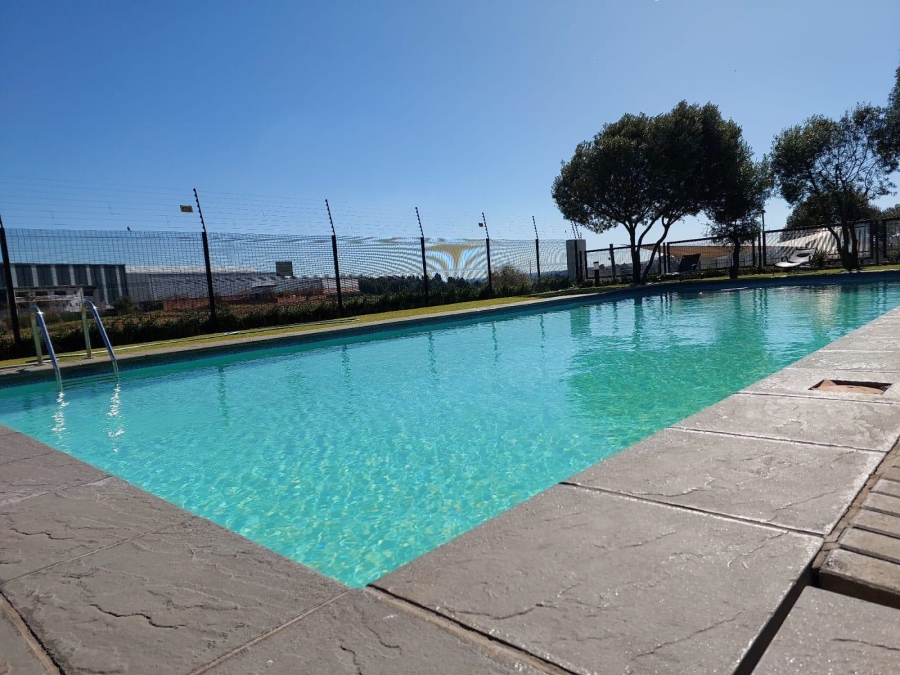 To Let 1 Bedroom Property for Rent in Modderfontein Gauteng