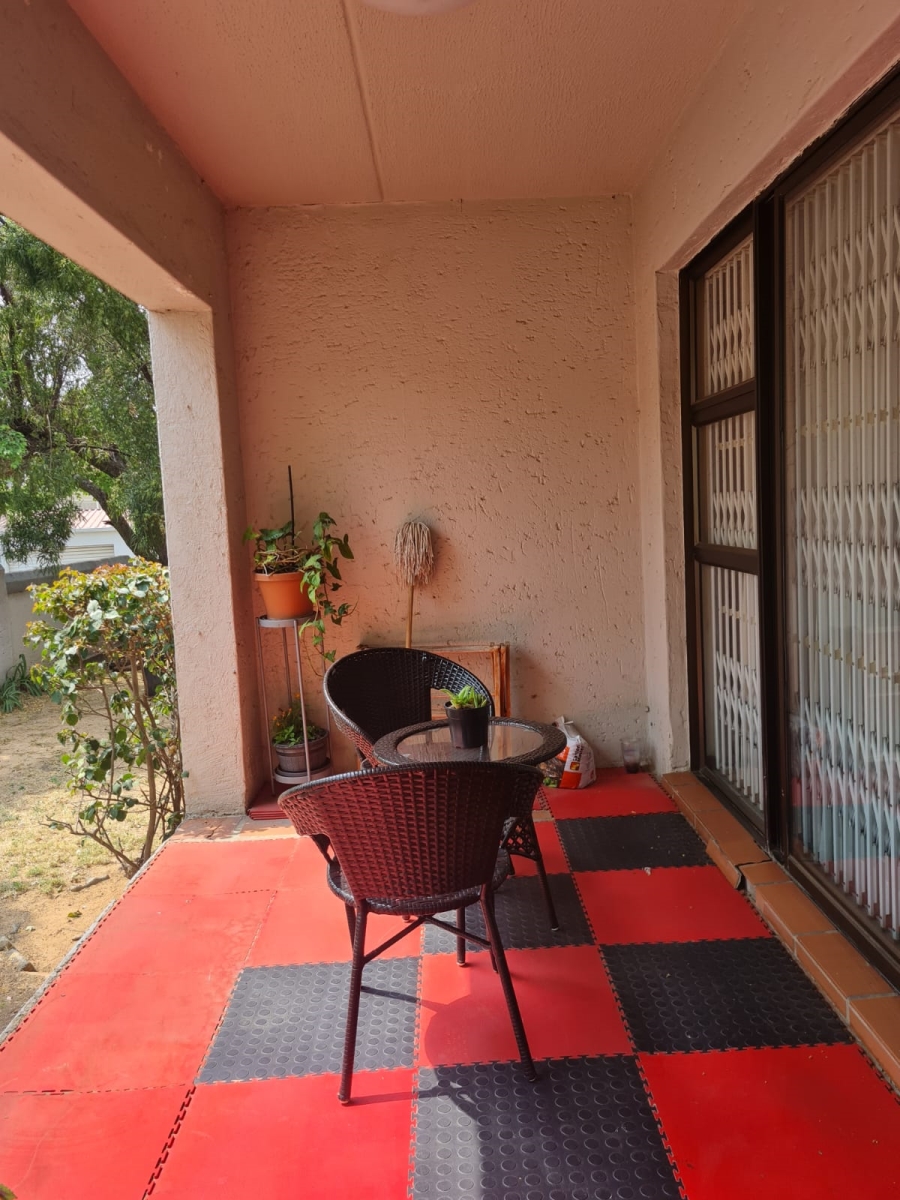 2 Bedroom Property for Sale in Buccleuch Gauteng
