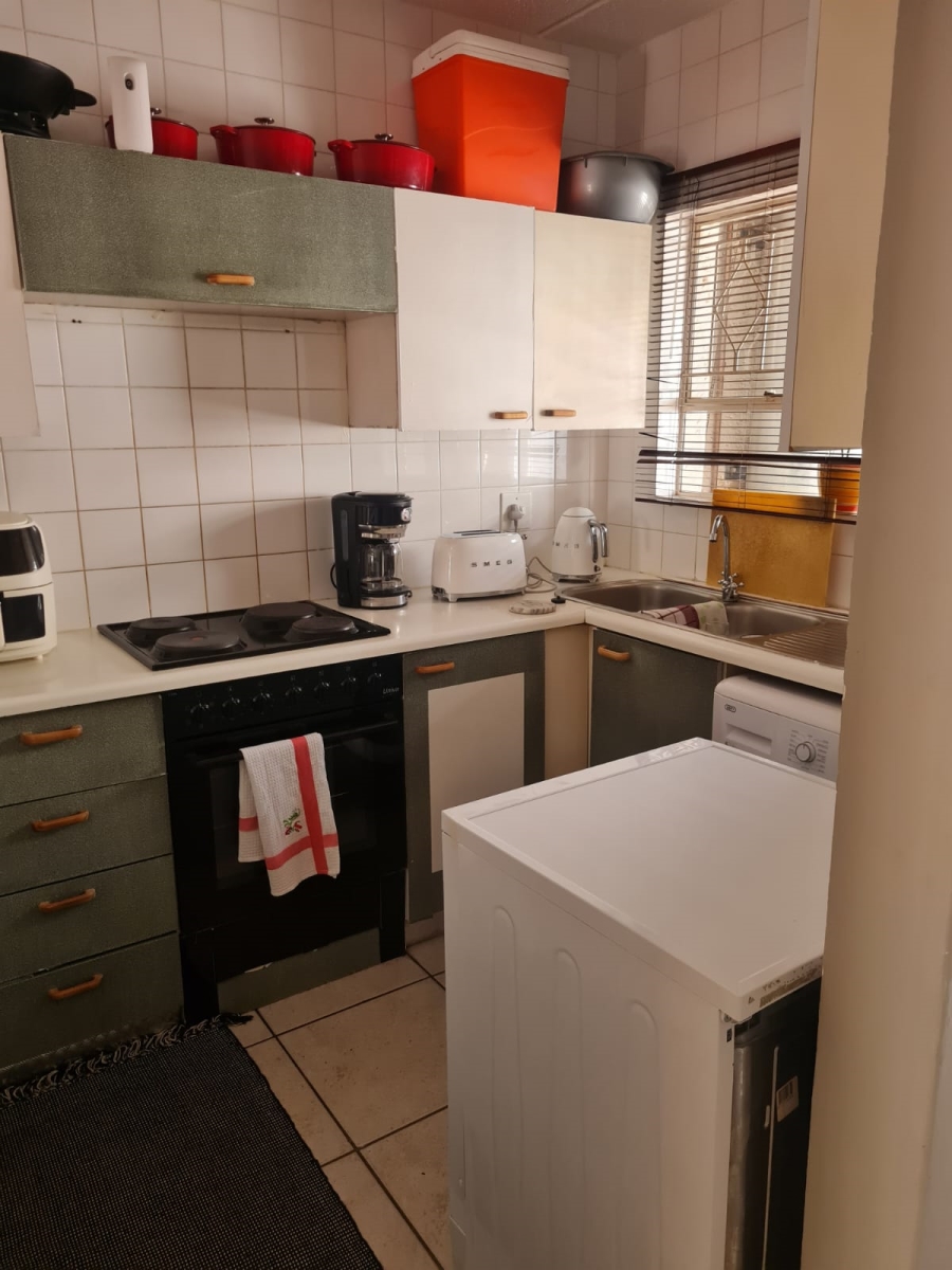 2 Bedroom Property for Sale in Buccleuch Gauteng