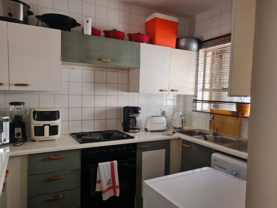 2 Bedroom Property for Sale in Buccleuch Gauteng