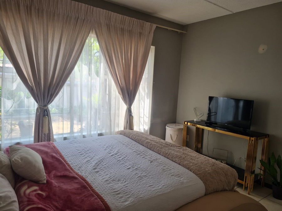 2 Bedroom Property for Sale in Buccleuch Gauteng