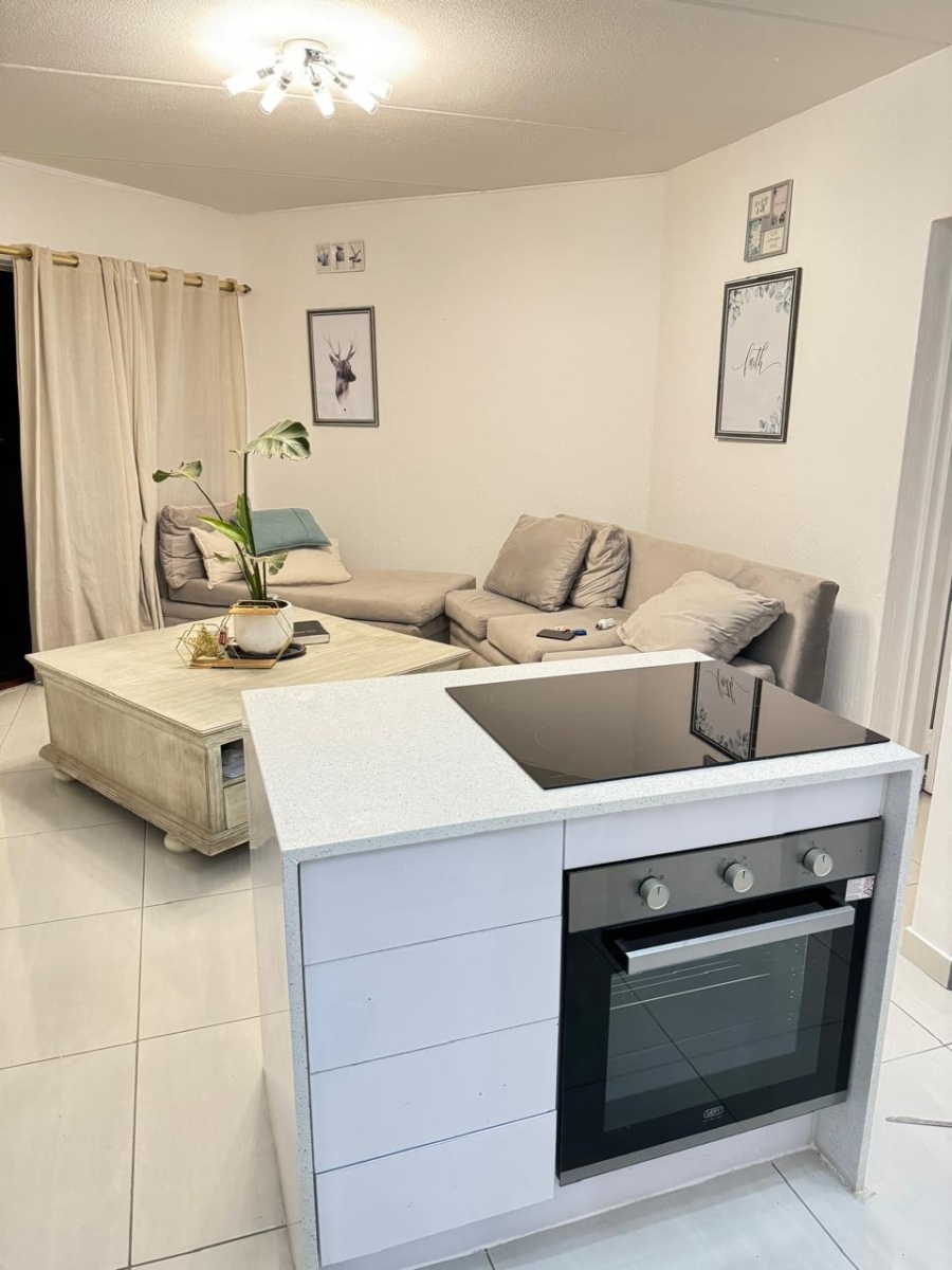 1 Bedroom Property for Sale in Bryanston Gauteng