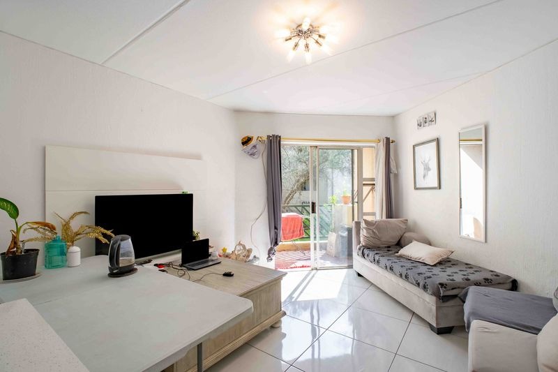 1 Bedroom Property for Sale in Bryanston Gauteng