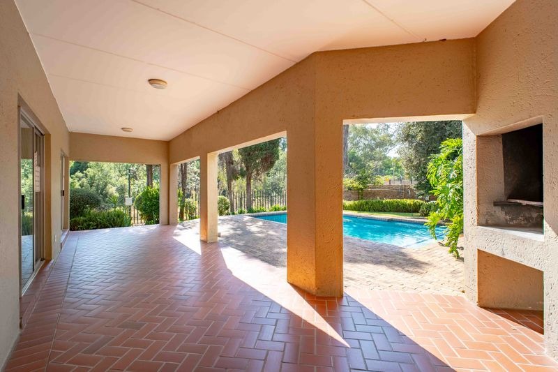 1 Bedroom Property for Sale in Bryanston Gauteng